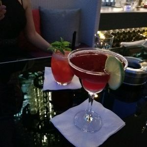 Meet your Posher, Anida